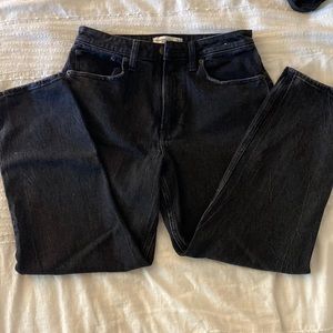 Abercrombie & Fitch Black Curve Love The Mom High Rise Size 28/6 Short